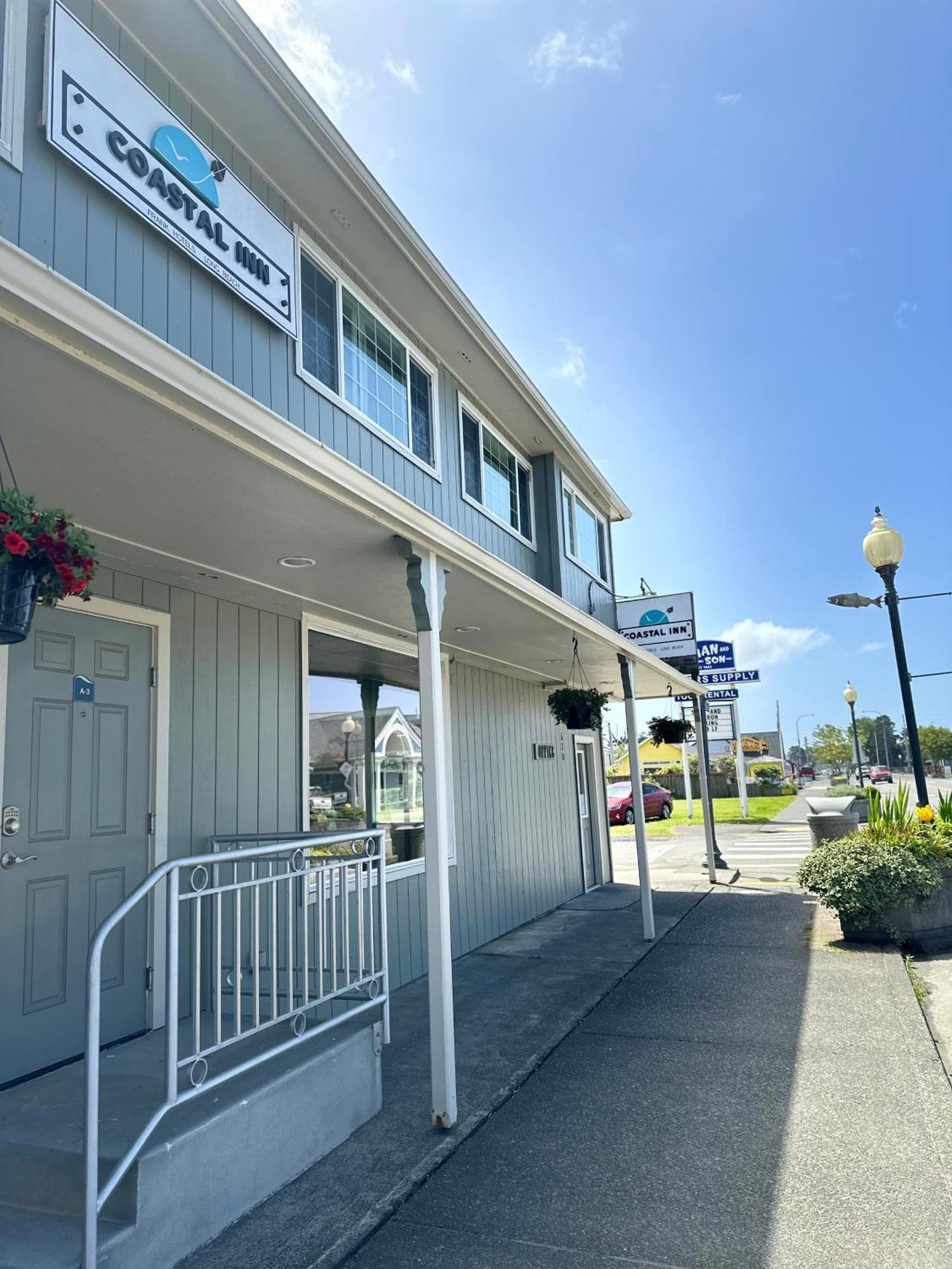 Coastal Inn And Suites Long Beach Exterior photo