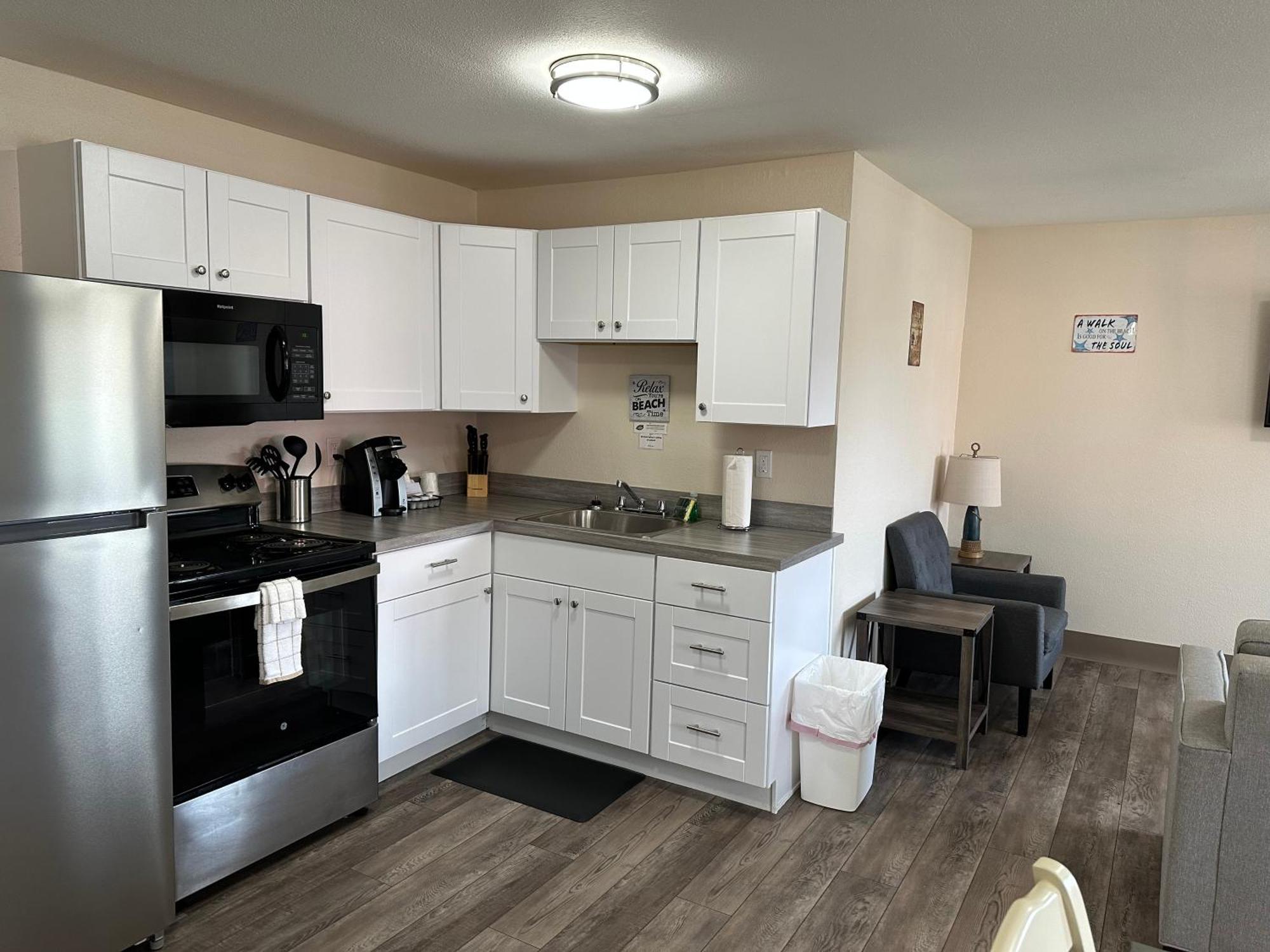 Coastal Inn And Suites Long Beach Room photo